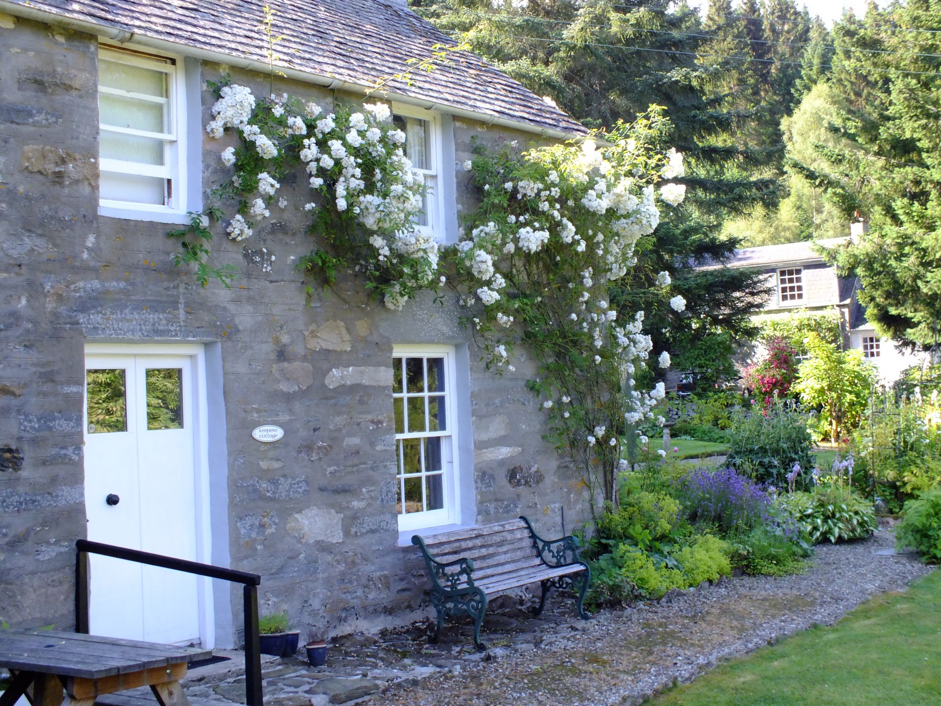 Lassintullich Lodge exterior